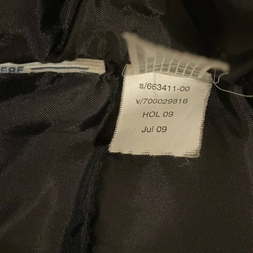 GAP Vintage 2009 Black Down Filled Puffer Vest Packable Hood Y2K Size Medium